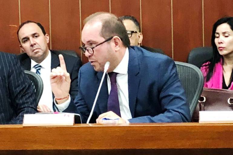 Senador Lidio García exigió garantías para la utilización del glifosato: Senador Lidio García exigió garantías para la utilización del glifosato