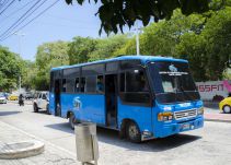 Denuncian que venezolana regalaba su pequeño hijo en buseta de Santa Marta