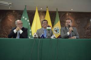 Guido Echeverry, gobernador Caldas, Carlos Eduardo Osorio gobernador Risaralda y Sigifredo Salazar gobernador Risaralda Guido Echeverry, gobernador Caldas, Carlos Eduardo Osorio gobernador Risaralda y Sigifredo Salazar gobernador Risaralda