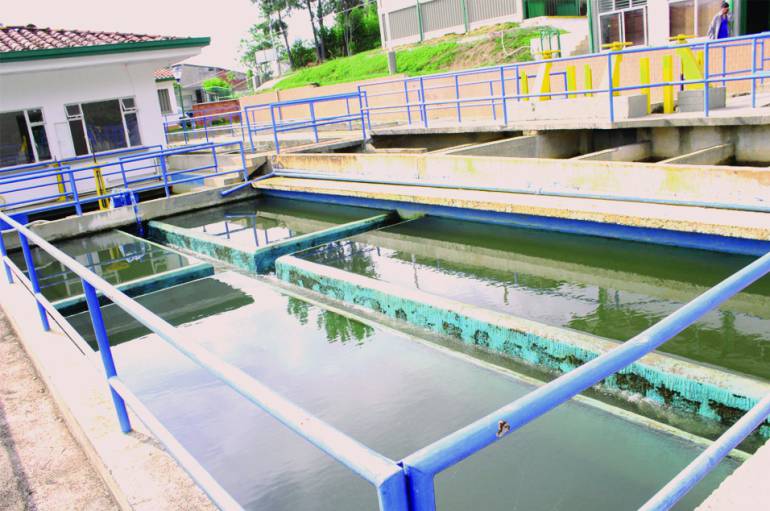 NO HAY AGUA EN PIEDECUESTA: Fuertes lluvias tienen sin agua Piedecuesta