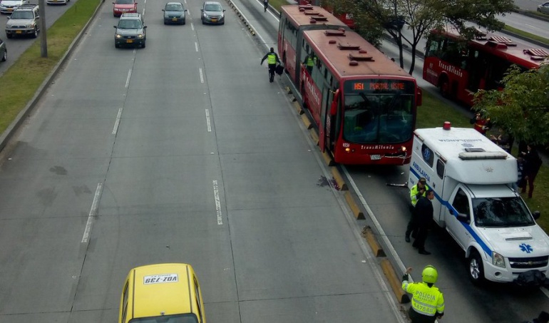 Accidentes transmilenio: Ambulancia de Presidencia se choca con dos Transmilenios