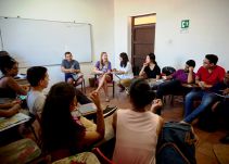 Becarios asiáticos llegan al Mayor de Bolívar a enseñar inglés
