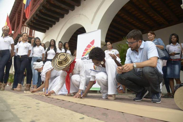 Alcaldía de Cartagena y reinas de Independencia con la campaña “Soy Mujer”: Alcaldía de Cartagena y reinas de Independencia con la campaña “Soy Mujer”