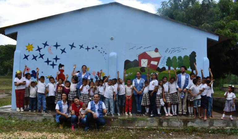 Dotación escuelas Sucre.: Dotan y adecuan escuelas a víctimas del conflicto en Sucre