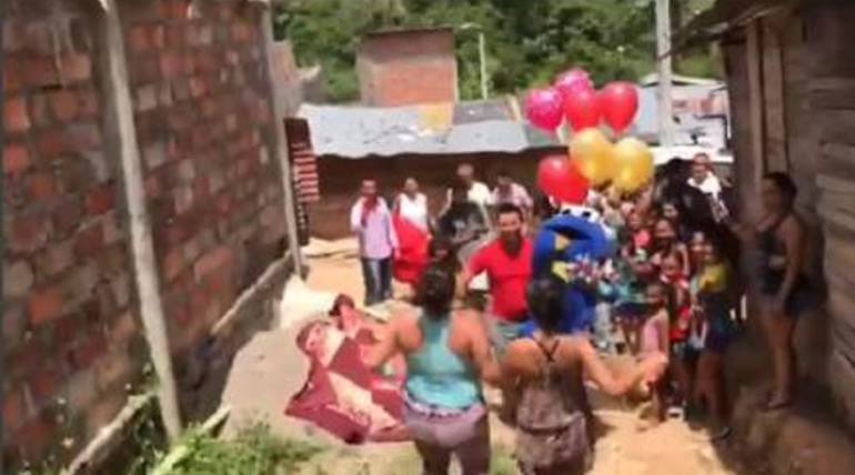 Jhonny Rivera le regaló una fiesta a una humilde quinceañera en Santander: Jhonny Rivera le regaló una fiesta a una humilde quinceañera en Santander