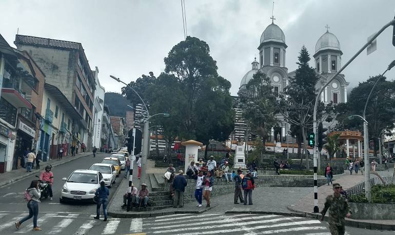 Disidentes FARC asesinan a tres geólogos de minera canadiense en Colombia Disidentes FARC asesinan a tres geólogos de minera canadiense en Colombia
