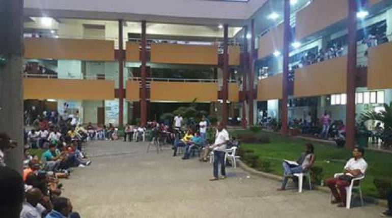 En Asamblea Permanente docentes Universidad del Pacífico: Por retraso en pagos, en Asamblea Permanente Unipacífico