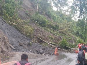 Deslizamiento en la vía al Cusiana afecta a Boyacá y Casanare: Deslizamiento en la vía al Cusiana afecta a Boyacá y Casanare Deslizamiento en la vía al Cusiana afecta a Boyacá y Casanare: Deslizamiento en la vía al Cusiana afecta a Boyacá y Casanare