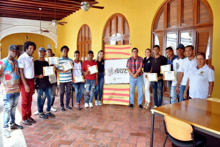 Jóvenes en riesgo reciben reconocimiento por su compromiso con la paz: Jóvenes en riesgo reciben reconocimiento por su compromiso con la paz