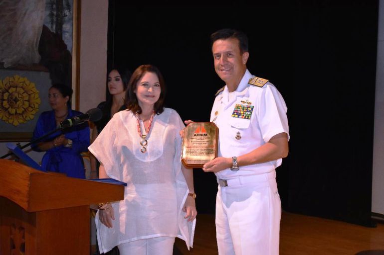 Escuela Naval recibe reconocimiento de asociación colombiana de ingenieros: Escuela Naval recibe reconocimiento de asociación colombiana de ingenieros