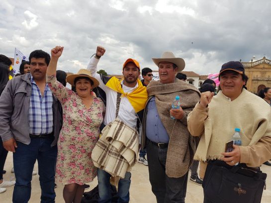 Gobernador y congresista campesino de Boyacá marcharon con universitarios: Gobernador y congresista campesino de Boyacá marcharon con universitarios Gobernador y congresista campesino de Boyacá marcharon con universitarios: Gobernador y congresista campesino de Boyacá marcharon con universitarios