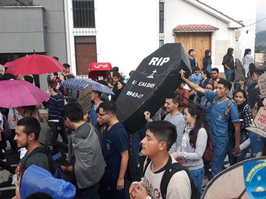 Protestas estudiantiles en Manizales: 20 mil personas en Manizales exigieron recursos para la educación pública Protestas estudiantiles en Manizales: 20 mil personas en Manizales exigieron recursos para la educación pública