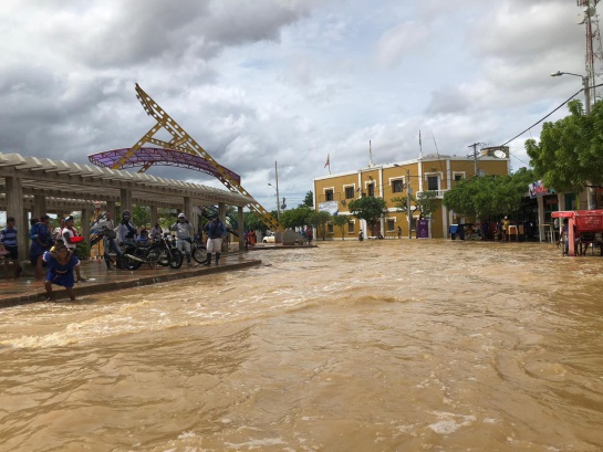 Lluvias en Uribia: Duque llega a una Uribia inundada y abandonada Lluvias en Uribia: Duque llega a una Uribia inundada y abandonada