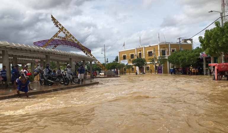 Uribia inundación: Desbordamiento de dos arroyos deja 17 barrios afectados en Uribia
