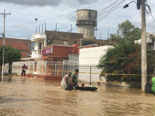 Uribia inundación: Desbordamiento de dos arroyos deja 17 barrios afectados en Uribia Uribia inundación: Desbordamiento de dos arroyos deja 17 barrios afectados en Uribia