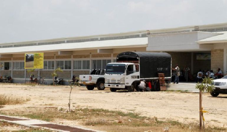 Problemas educativos en Cartagena: Exigen pavimentar vía de acceso a colegio de Villa Rosita en Cartagena