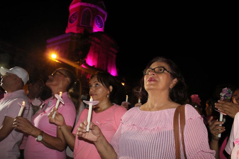 Cartagena se vistió de rosa contra el cáncer de mama: Cartagena se vistió de rosa contra el cáncer de mama