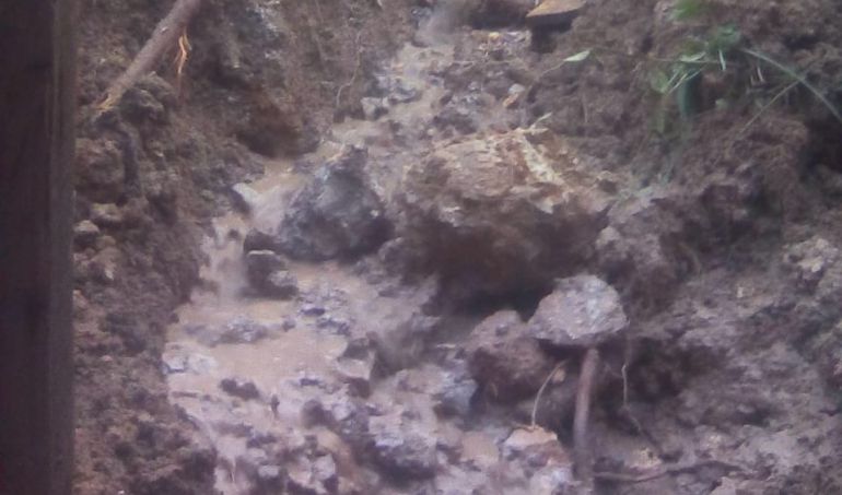 Emergencia por deslizamiento: Aguas de Cartagena entrega reporte de emergencia en Albornoz