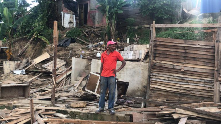 Afectaciones invierno Cartagena: Familias en Albornoz, Cartagena, desalojaron ante inminencia de catástrofe