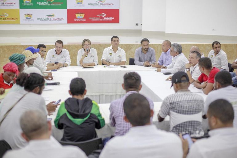 Mesa de diálogo con líderes de marcha campesina, en sede de Turbaco: Mesa de diálogo con líderes de marcha campesina, en sede de Turbaco