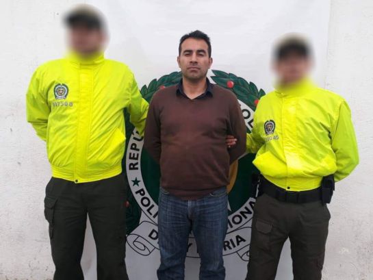 Denuncia anónima condujo a captura de exmilitar que abusaba de su hijastra: Denuncia anónima condujo a captura de exmilitar que abusaba de su hijastra Denuncia anónima condujo a captura de exmilitar que abusaba de su hijastra: Denuncia anónima condujo a captura de exmilitar que abusaba de su hijastra