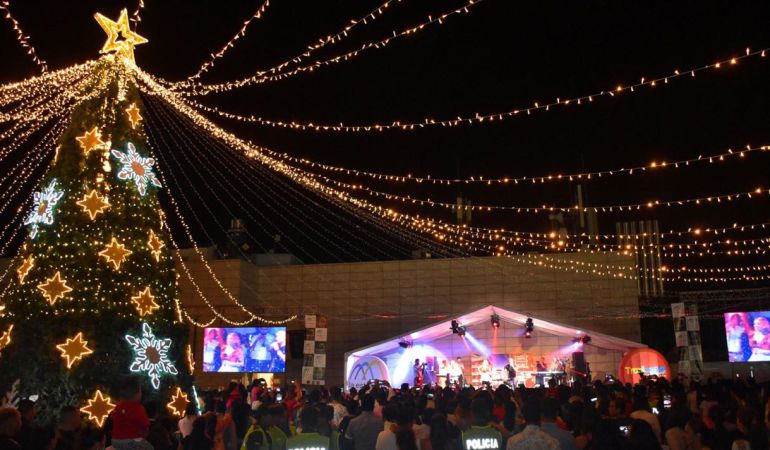 Bienvenida a la navidad.: Caracol Radio y La Estación dan la bienvenida a la navidad