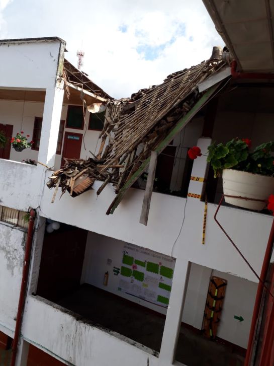 Salamina, colapso del techo, Docentes, Estudiantes, Colegio: Colegio en Salamina pierde su techo Salamina, colapso del techo, Docentes, Estudiantes, Colegio: Colegio en Salamina pierde su techo