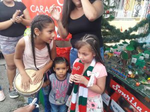 Caracol Radio originó el programa Hoy x Hoy desde el barrio las Colinas de Armenia Caracol Radio originó el programa Hoy x Hoy desde el barrio las Colinas de Armenia