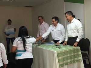 El Sena entregó cheques a emprendedores del departamento El Sena entregó cheques a emprendedores del departamento