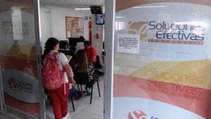 Trabajadores están desesperados por la falta de pago Trabajadores están desesperados por la falta de pago