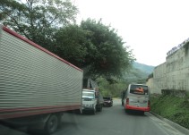 Incremento de gasolina afecta 40% de canasta del transporte: Camionero
