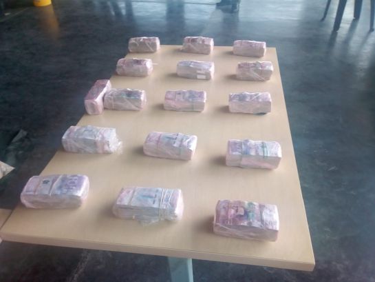 Decomisó: La Policía decomiso armas, droga y dinero en zona rural de Tumaco Decomisó: La Policía decomiso armas, droga y dinero en zona rural de Tumaco