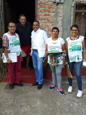 De chaleco blanco, Orlando Mosquera, pre candidato alcaldía Armenia De chaleco blanco, Orlando Mosquera, pre candidato alcaldía Armenia