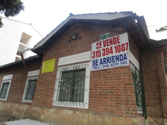 BUCARAMANGA ARQUITECTURA URBANISMO: Otra casa antigua a punto de caer BUCARAMANGA ARQUITECTURA URBANISMO: Otra casa antigua a punto de caer