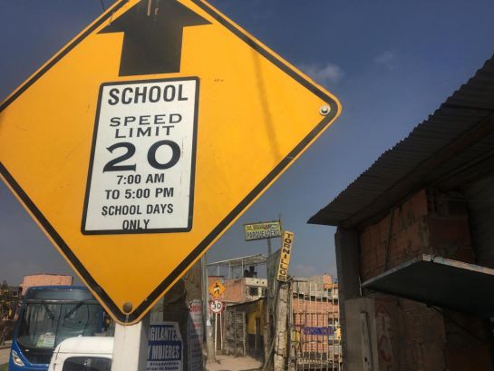 Movilidad: Polémicas señales de tránsito en Inglés Movilidad: Polémicas señales de tránsito en Inglés