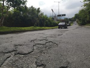 Así está la vía entre avenida Centenario y glorieta de Aborígenes Así está la vía entre avenida Centenario y glorieta de Aborígenes