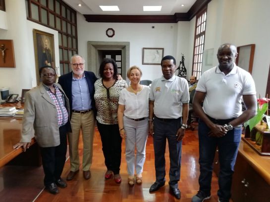 Cafeteros Kenia Turismo Cooperaciòn Internacional: Producción de café caldense, un modelo para productores de Kenia Cafeteros Kenia Turismo Cooperaciòn Internacional: Producción de café caldense, un modelo para productores de Kenia
