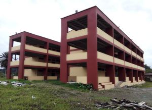 Obra abandonada de sede de la UTCH en Istmina se cae a pedazos Obra abandonada de sede de la UTCH en Istmina se cae a pedazos