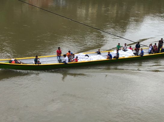 Un mes después, damnificados por lluvias en Chocó reciben ayudas Un mes después, damnificados por lluvias en Chocó reciben ayudas