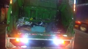 Así quedó el hombre dentro del carro de basura de EPA Así quedó el hombre dentro del carro de basura de EPA