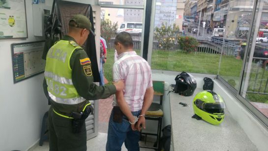 incendió su moto comparendo: Incendia su moto por un comparendo incendió su moto comparendo: Incendia su moto por un comparendo