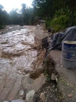 Río Santo Domingo en zona rural de Calarcá Río Santo Domingo en zona rural de Calarcá