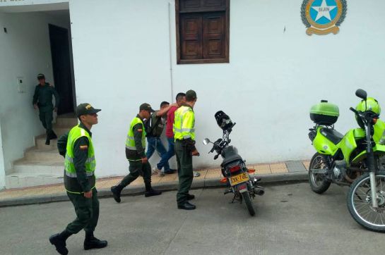 SANTANDER SAN VICENTE DE CHUCURÍ DELINCUENCIA: Delincuentes roban compra venta de cacao y lesionan a comerciante SANTANDER SAN VICENTE DE CHUCURÍ DELINCUENCIA: Delincuentes roban compra venta de cacao y lesionan a comerciante