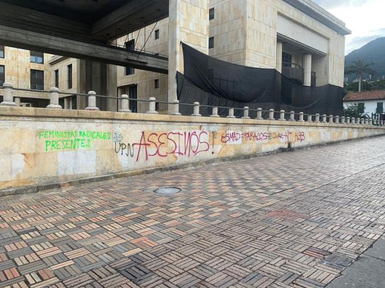 Actos de vandalismo en Bogotá: 125 millones de pesos valen los daños ocasionados en la Plaza de Bolívar Actos de vandalismo en Bogotá: 125 millones de pesos valen los daños ocasionados en la Plaza de Bolívar