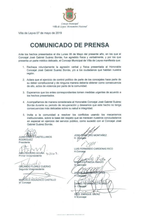 Brutal golpiza a concejal por denunciar discoteca de Villa de Leyva, Boyacá: Brutal golpiza a concejal por denunciar discoteca de Villa de Leyva, Boyacá Brutal golpiza a concejal por denunciar discoteca de Villa de Leyva, Boyacá: Brutal golpiza a concejal por denunciar discoteca de Villa de Leyva, Boyacá
