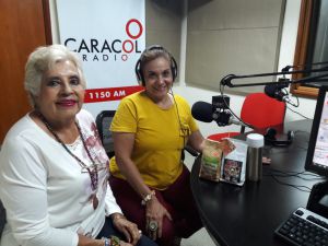 Lucy Suárez Berrio de blanco mamá de Lucy Reyes Suárez Lucy Suárez Berrio de blanco mamá de Lucy Reyes Suárez