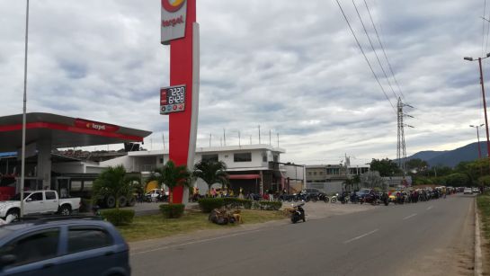 Trafico de gasolina en Cúcuta: Hay emergencia por escasez de gasolina en Cúcuta y La Guajira Trafico de gasolina en Cúcuta: Hay emergencia por escasez de gasolina en Cúcuta y La Guajira