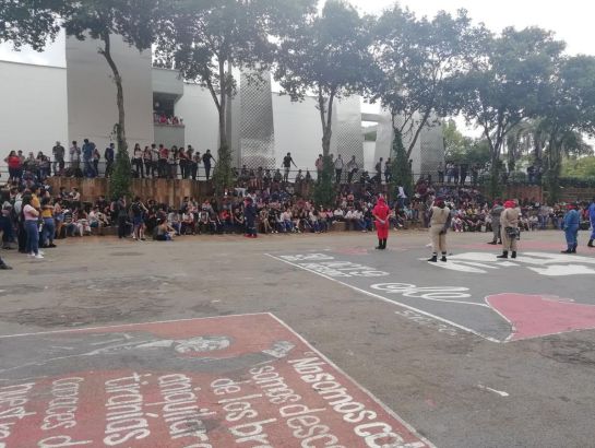 ESTUDIANTES CONMEMORACION PAPAS BOMBA: Estudiantes UIS conmemoraron el día del 'estudiante caído' ESTUDIANTES CONMEMORACION PAPAS BOMBA: Estudiantes UIS conmemoraron el día del 'estudiante caído'