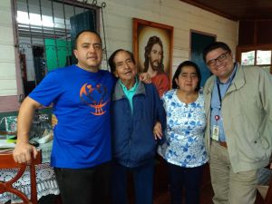 Gustavo Adolfo Zuluaga, hijo, María Edelmira Gómez y Gustavo Zuluaga dueños del restaurante El Roble Gustavo Adolfo Zuluaga, hijo, María Edelmira Gómez y Gustavo Zuluaga dueños del restaurante El Roble