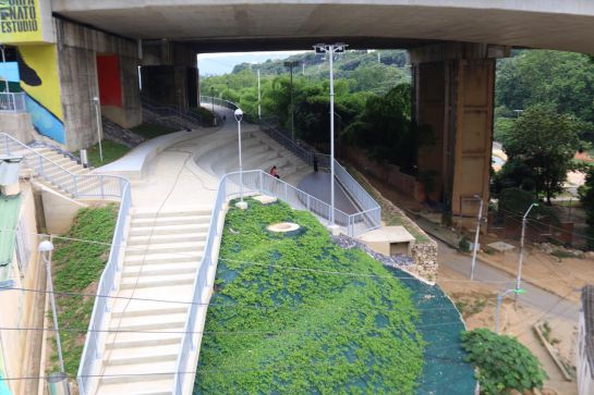 BUCARAMANGA TEATRO URBANISMO COMUNA 9: Hay un teatro debajo del viaducto García Cadena BUCARAMANGA TEATRO URBANISMO COMUNA 9: Hay un teatro debajo del viaducto García Cadena